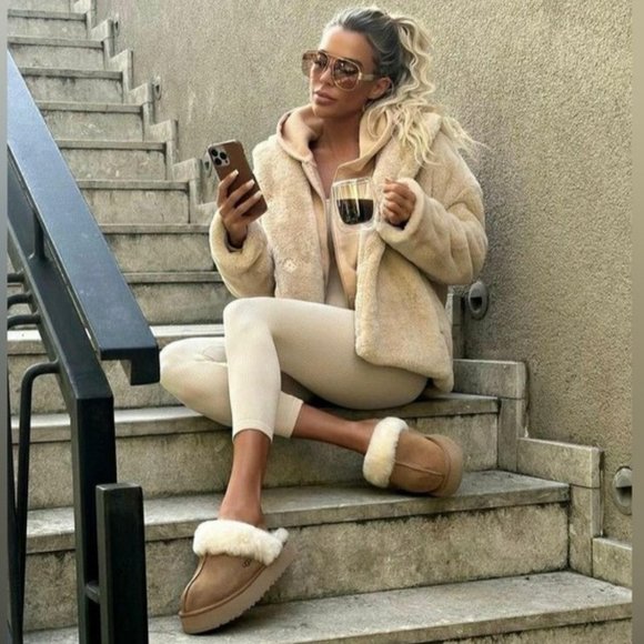 UGG Women's Disquette Slipper - Picture 4 of 15